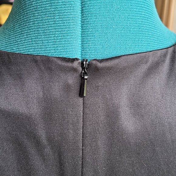 Dress - Picture 2 of 9